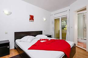 Apartments Trstenica