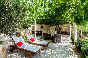 The Hidden Treasure Village - 3 Villas