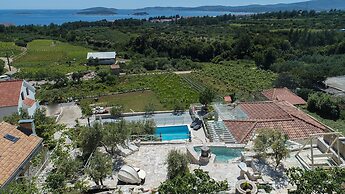 The Hidden Treasure Village - 3 Villas