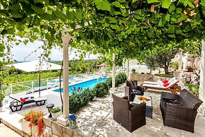 The Hidden Treasure Village - 3 Villas