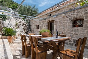 The Hidden Treasure Village - 3 Villas