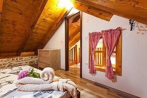 The Hidden Treasure Village - 3 Villas