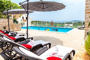 The Hidden Treasure Village - 3 Villas
