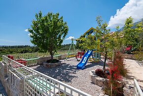 The Hidden Treasure Village - 3 Villas
