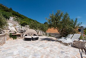 The Hidden Treasure Village - 3 Villas