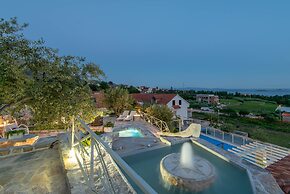 The Hidden Treasure Village - 3 Villas