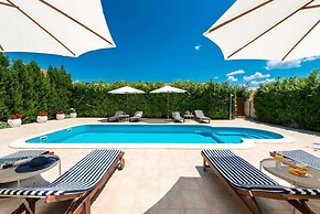Villa Tina
