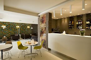Viola Mhotel