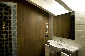 Viola Mhotel