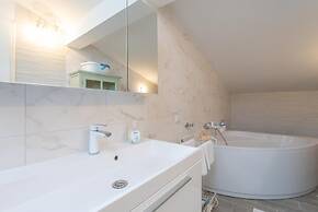 Apartments LLR