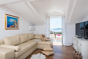 Apartments LLR