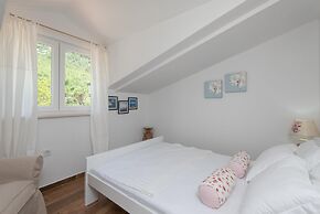 Apartments LLR
