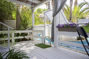 Eili Suites