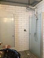 Eili Suites