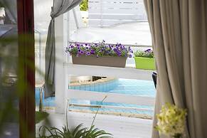 Eili Suites