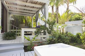 Eili Suites