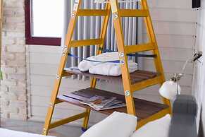 Eili Suites
