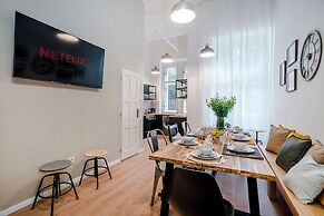 Modern APT in Center by Michal&Friends