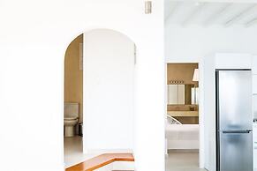 Ortus White Mykonian Luxury Villa