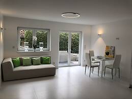 the white design apartment