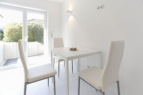 the white design apartment