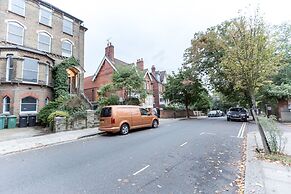 Spacious 1BR Period Apartment Hampstead