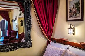Emperor's Suites