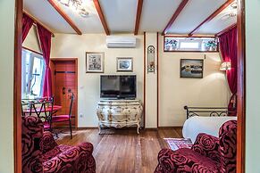 Emperor's Suites