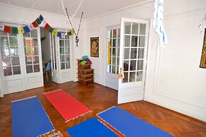 Yogi Hostels