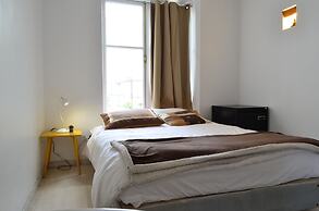 Yogi Hostels