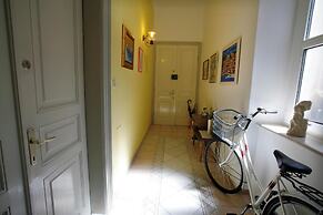 Apartments Marmont
