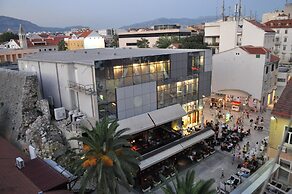 Apartments Marmont