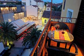 Apartments Marmont