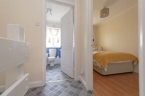 Abkat Holiday Home