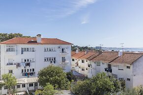Rustic Seaview Apartment in Cascais