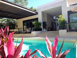 Xaha Villas Suites & Golf Resort