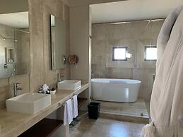Xaha Villas Suites & Golf Resort