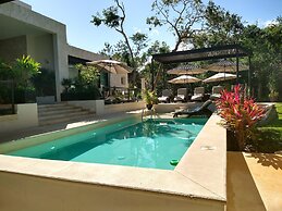 Xaha Villas Suites & Golf Resort