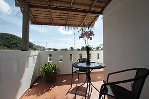 Karon Beach Pool Hotel