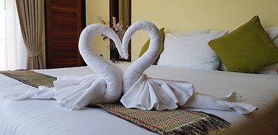 Karon Beach Pool Hotel