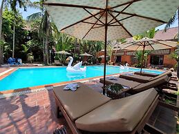 Sam Moon's Hotel Angkor Wooden House