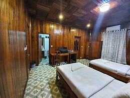 Sam Moon's Hotel Angkor Wooden House