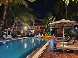 Sam Moon's Hotel Angkor Wooden House