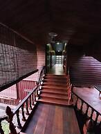 Sam Moon's Hotel Angkor Wooden House