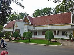 Sam Moon's Hotel Angkor Wooden House