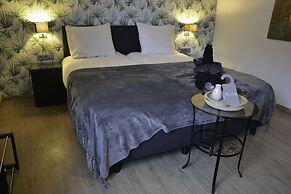 B & B Aphrodite