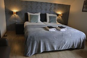 B & B Aphrodite