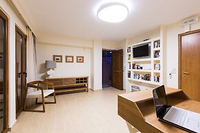 Leste Luxury Homes