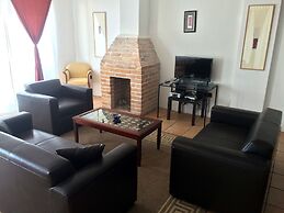 Fox Apartments