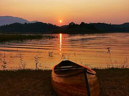 Sunset Nam Ngum tented resort